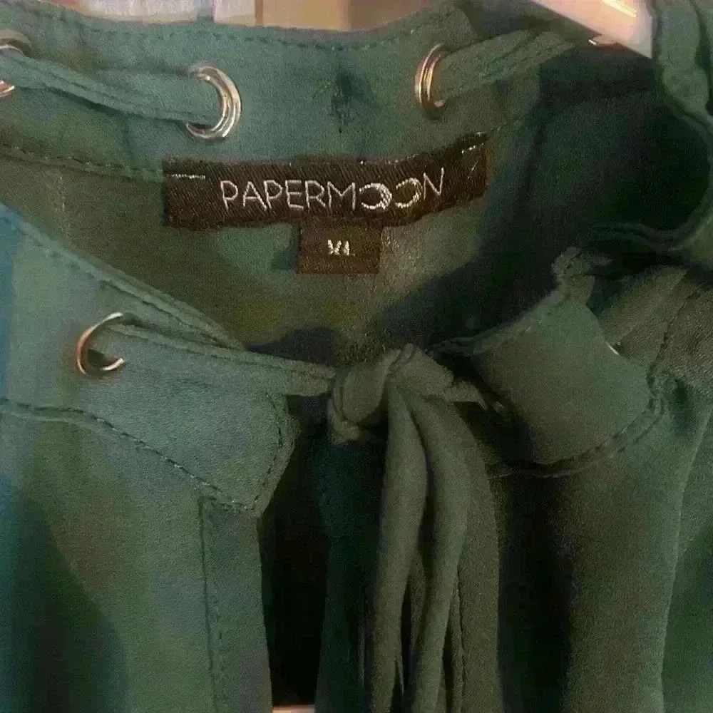 papermoon sleeveless keyhole green blouse - Picture 2 of 5